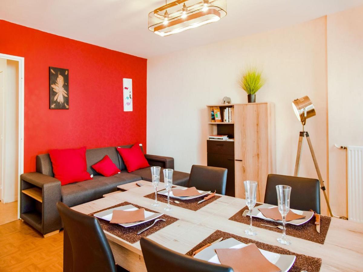 Attractive Apartment In Chaumont With A Balcony Exterior foto
